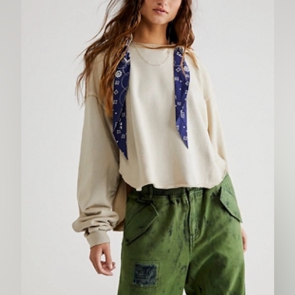 We the Free sweatshirt - Picture 6 of 7